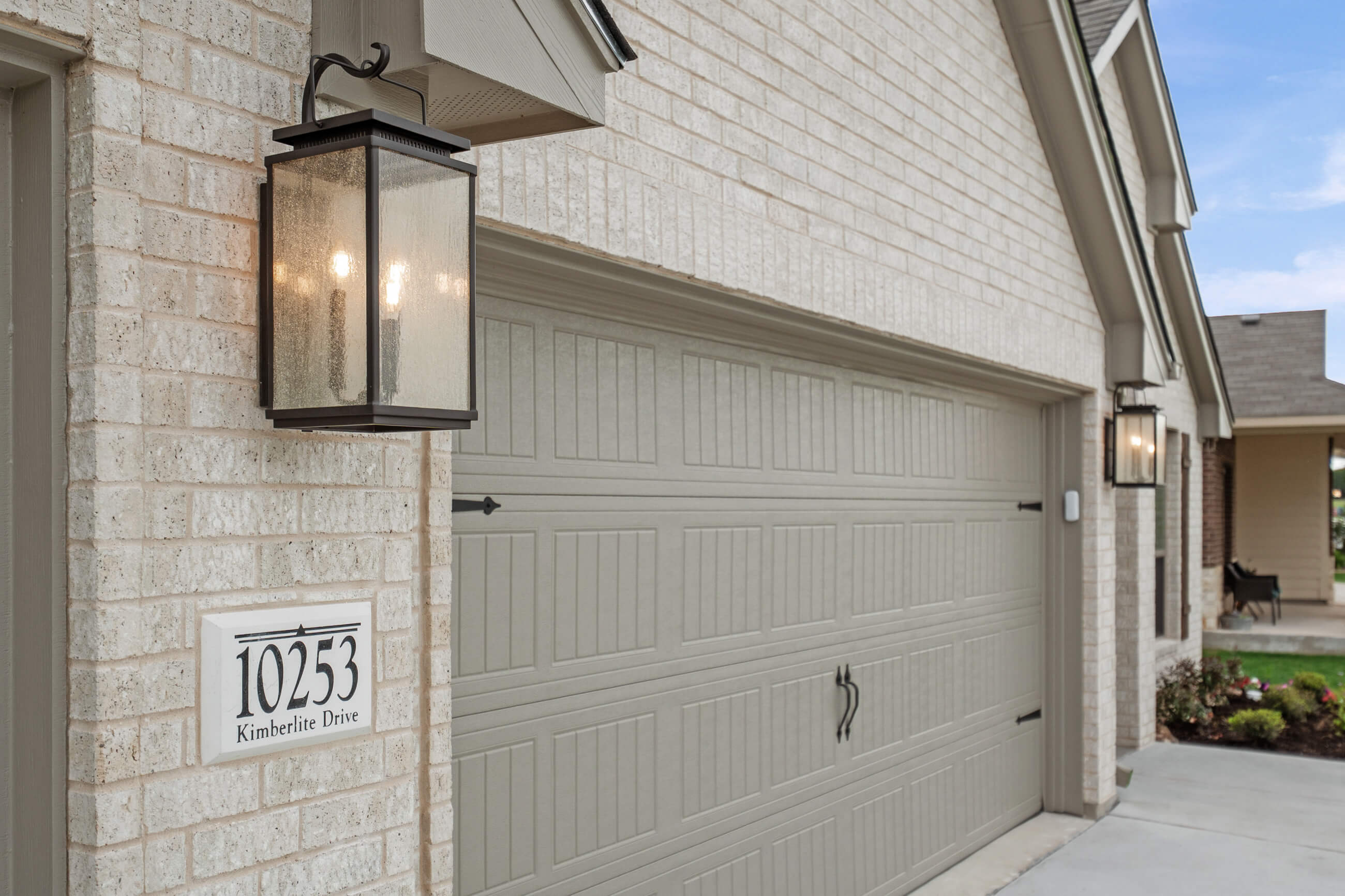 The 2026 Parade Home Garage Coach Light